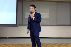 石原潤一氏