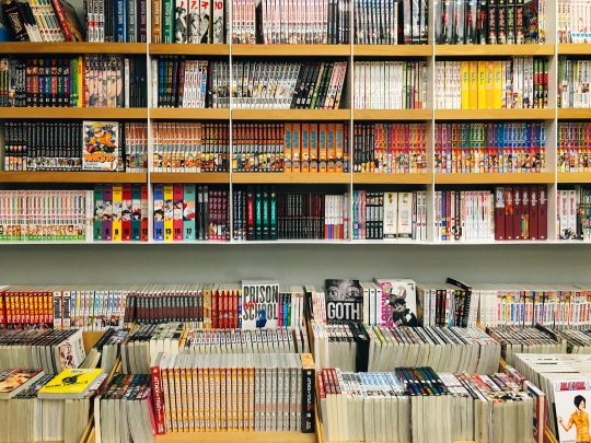 大量の漫画のイメージ画像