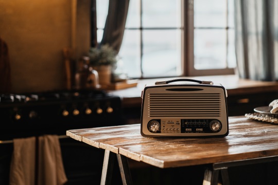 古いラジオのイメージ